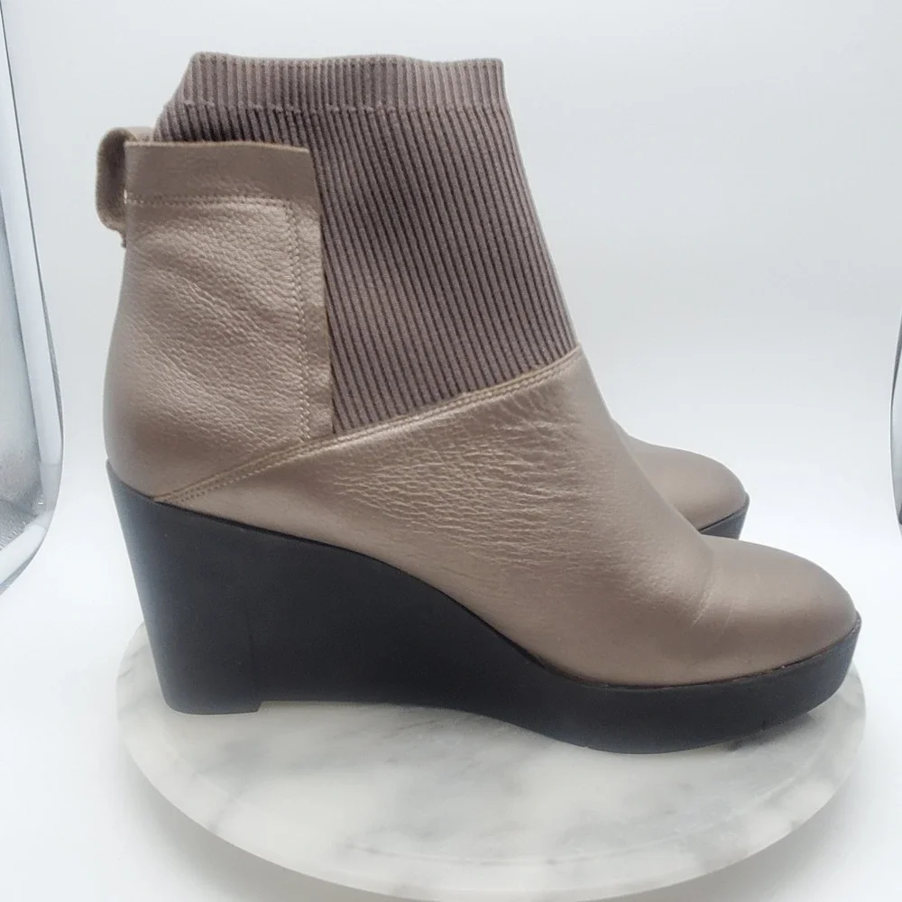 Sudini Danica Women's Wedge Chelsea Platform Bootie Size 9 Metallic Gray‎ Tan